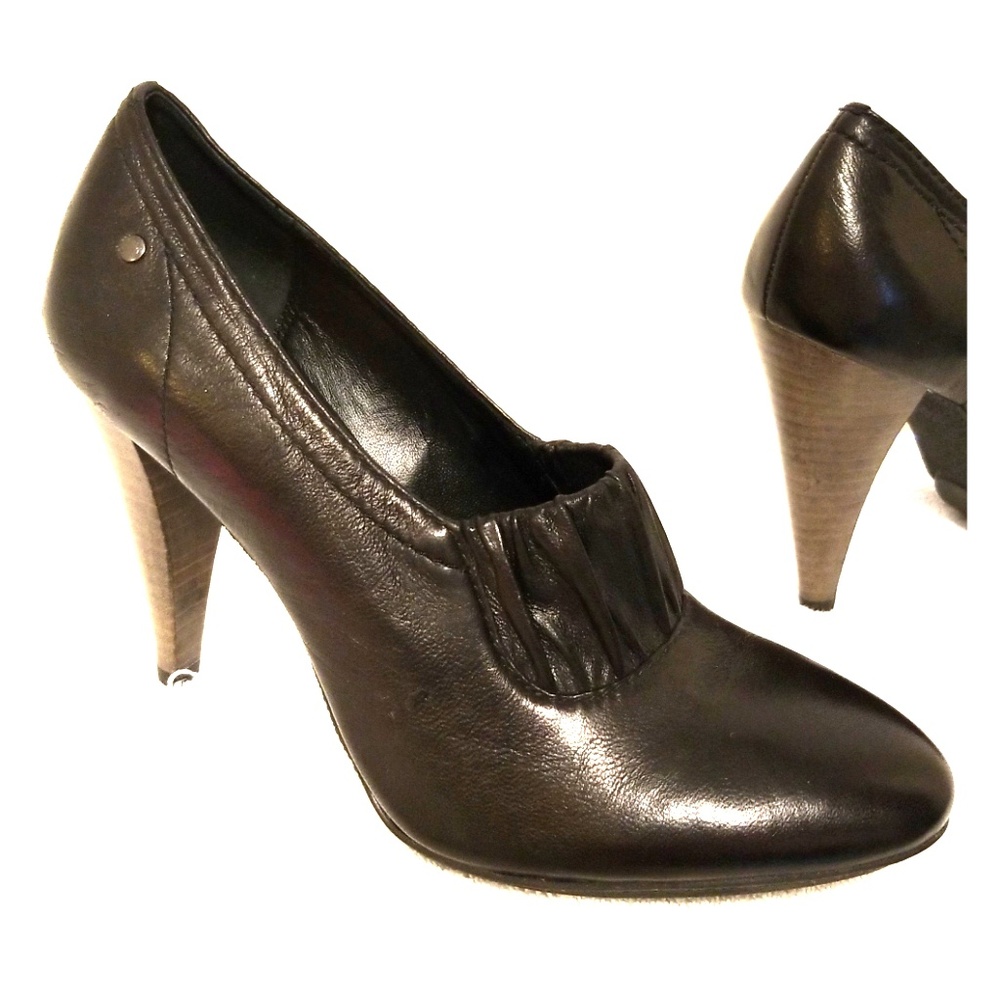 Coach Adra Black Leather Pumps